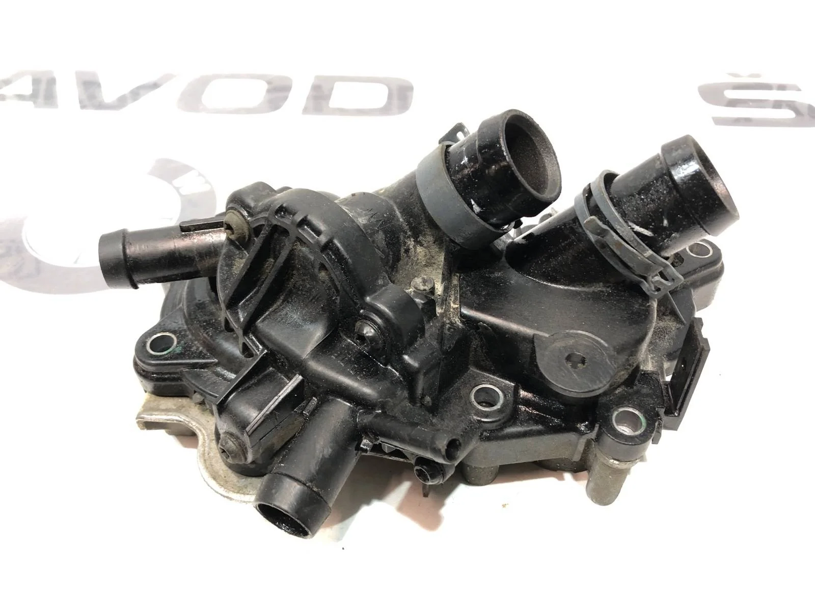 Водяная помпа в сборе с термостатом Skoda Octavia 2013 04E121600AL A7 (5E) 1.2 CJZA