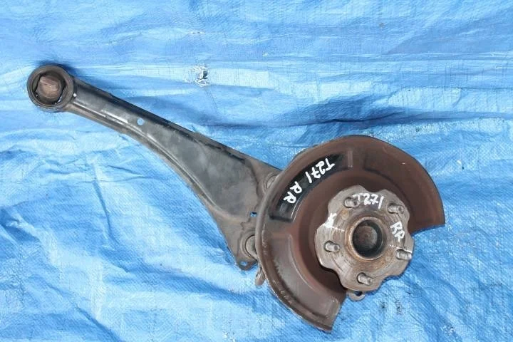 Б.у. цапфа TOYOTA AVENSIS ZRT270 TOYOTA AVENSIS ZRT270