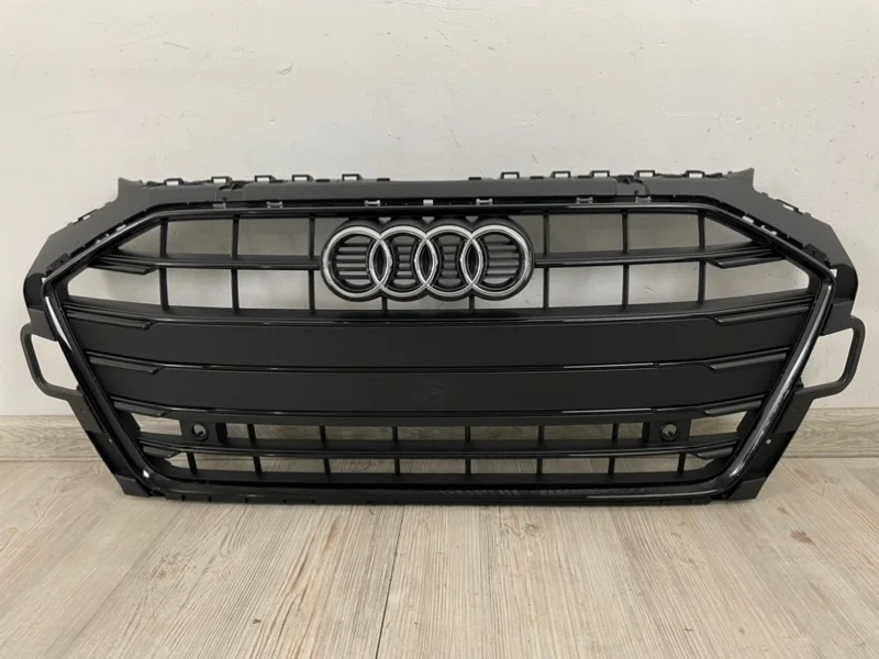 Решетка радиатора со значком Audi A4 2019- B9