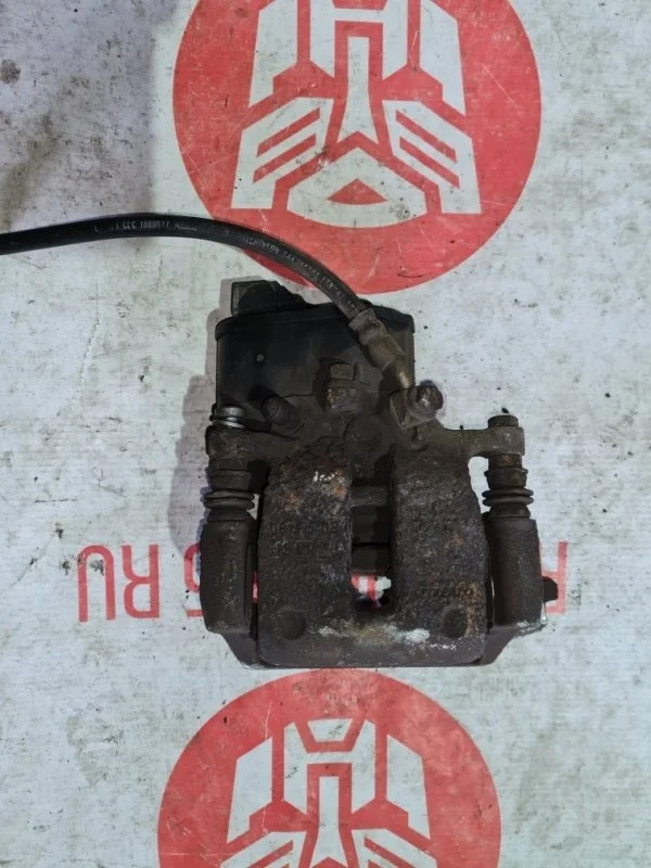 Суппорт Volvo V70 2009 BW