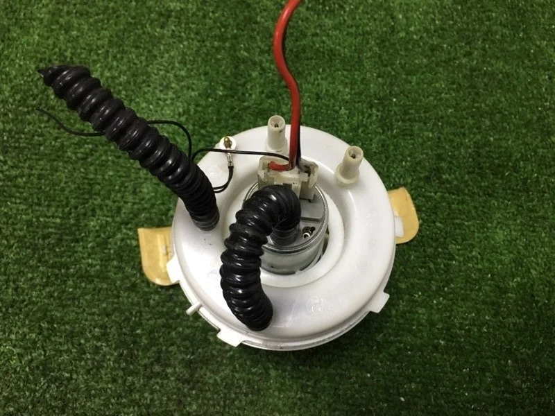 Топливный насос датчиком уровня BMW 535i 2011 F10