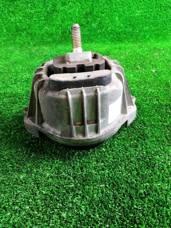 Подушка двигателя BMW 330i E90