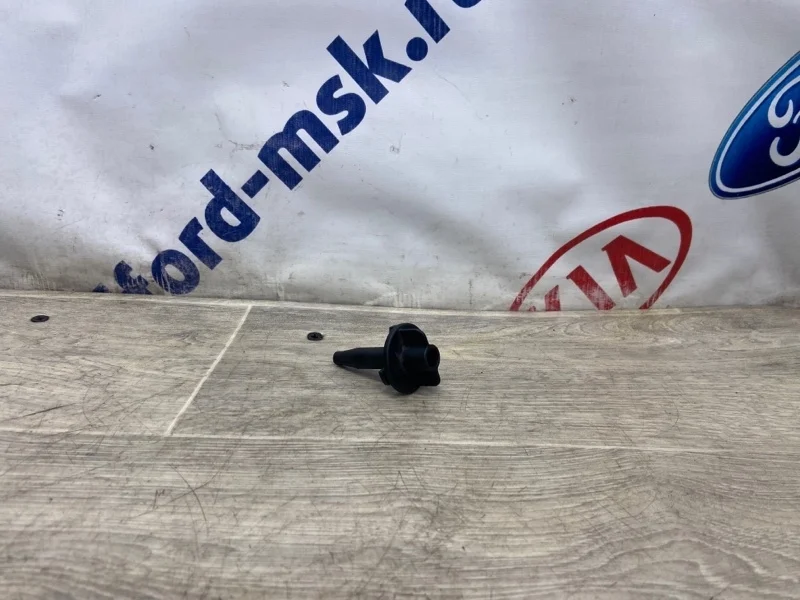 Кронштейн радиатора FORD S-Max 2013г