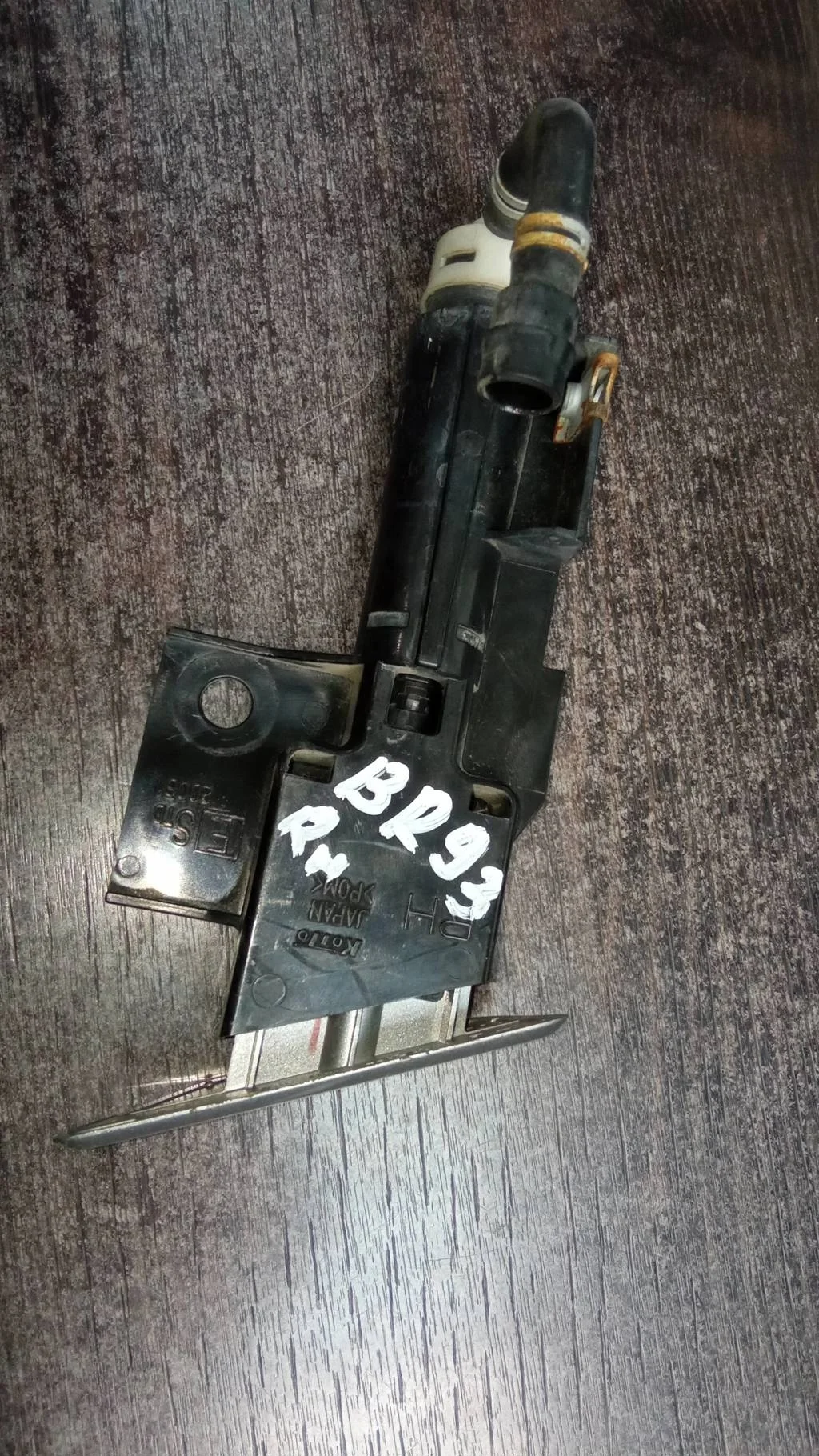 Б.у. форсунка фароомывателя SUBARU LEGACY/ OUTBACK B14 SUBARU LEGACY/ OUTBACK B14