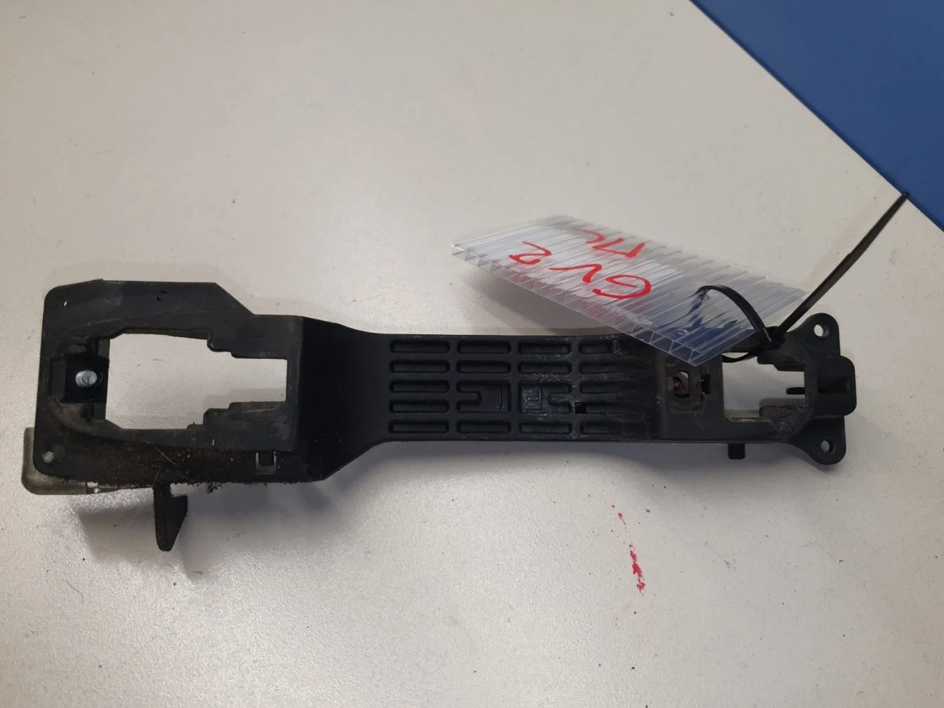 Кронштейн ручки двери передней левой для Suzuki Grand Vitara 2005-2015