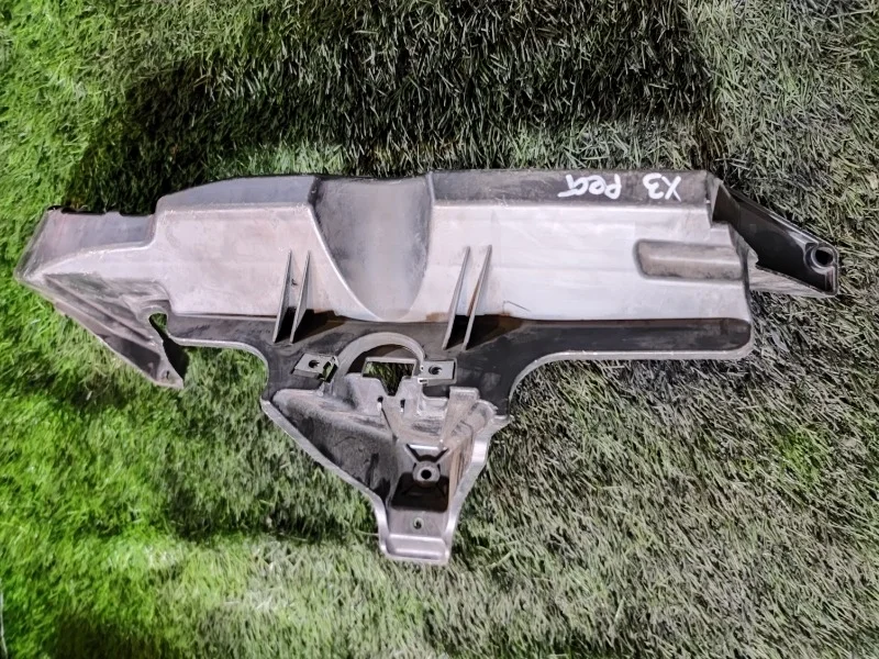 Кронштейн крепления фары BMW E83