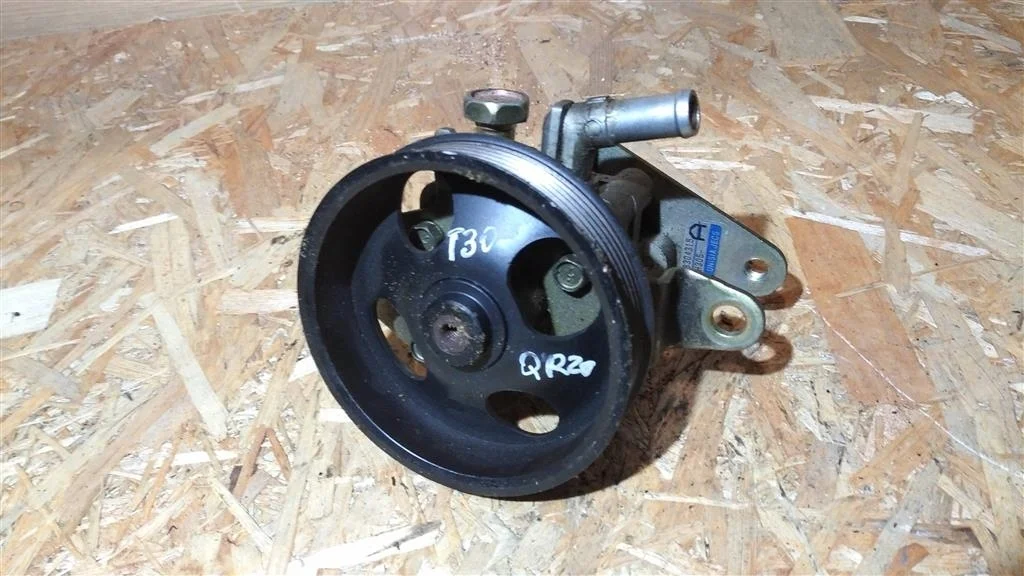 Б.у. насос гидроусилителя NISSAN X-TRAIL T30 NISSAN X-TRAIL T30