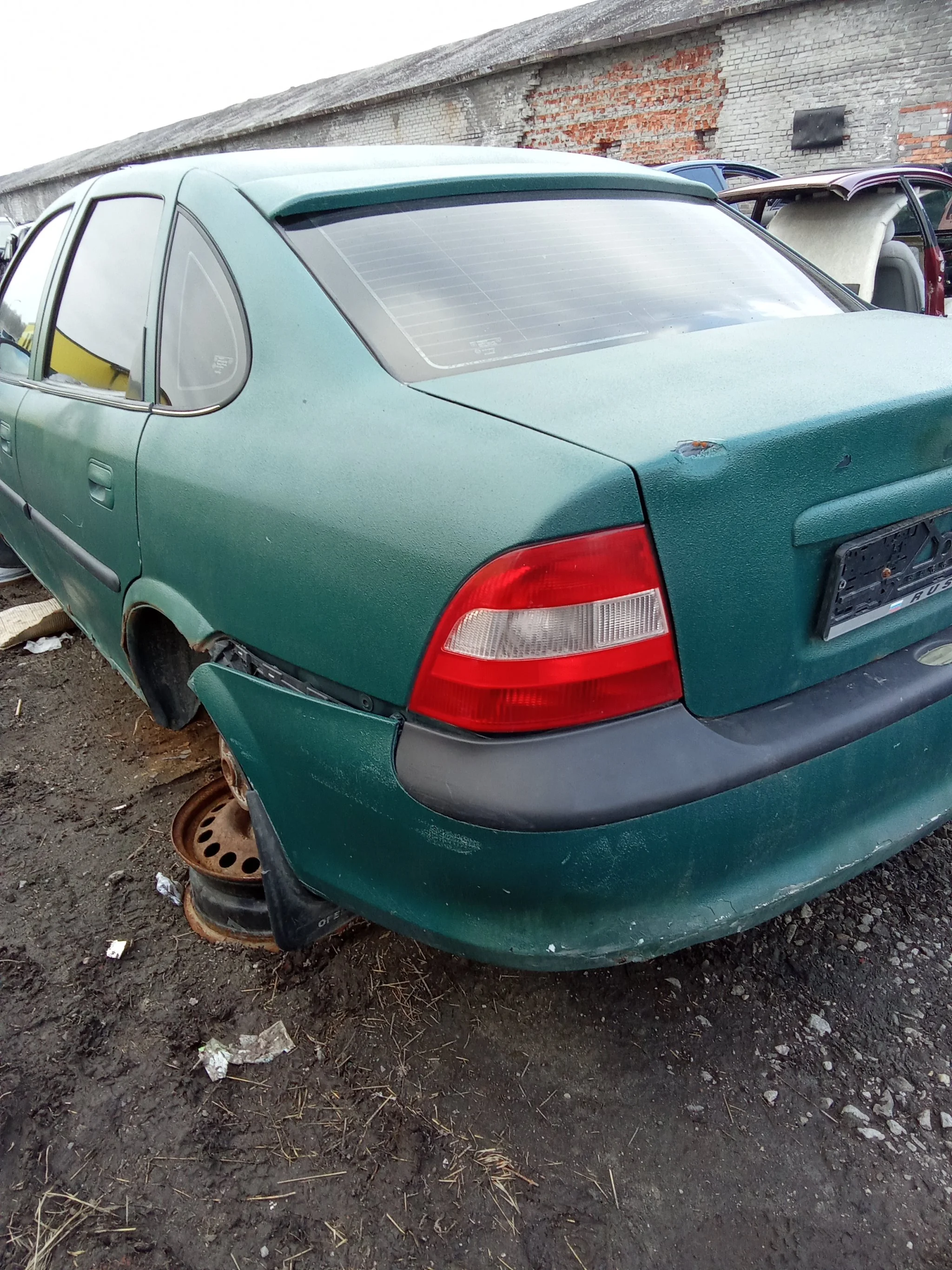 Продажа Opel Vectra 1.8 (115Hp) (X18XE) FWD MT по запчастям