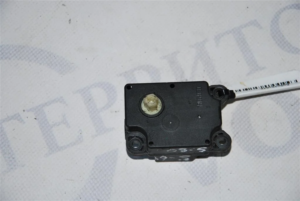 Моторчик заслонки печки