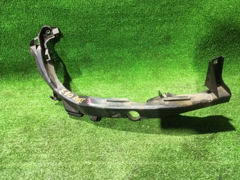 Кронштейн фары BMW E90 LCI