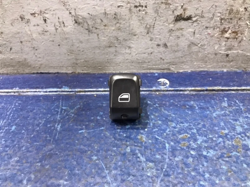 Кнопки стеклоподъемников Audi A4 B8