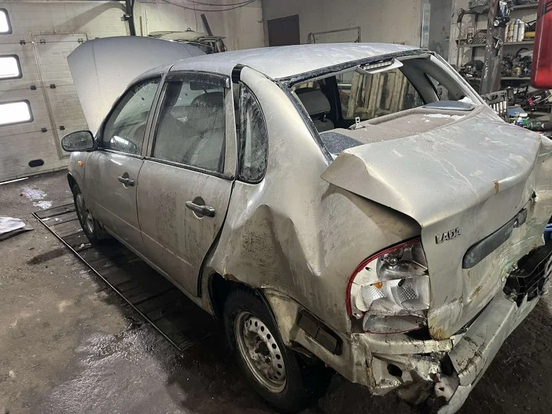 Продажа LADA Kalina 1.6 (81Hp) (VAZ-21114) FWD MT по запчастям