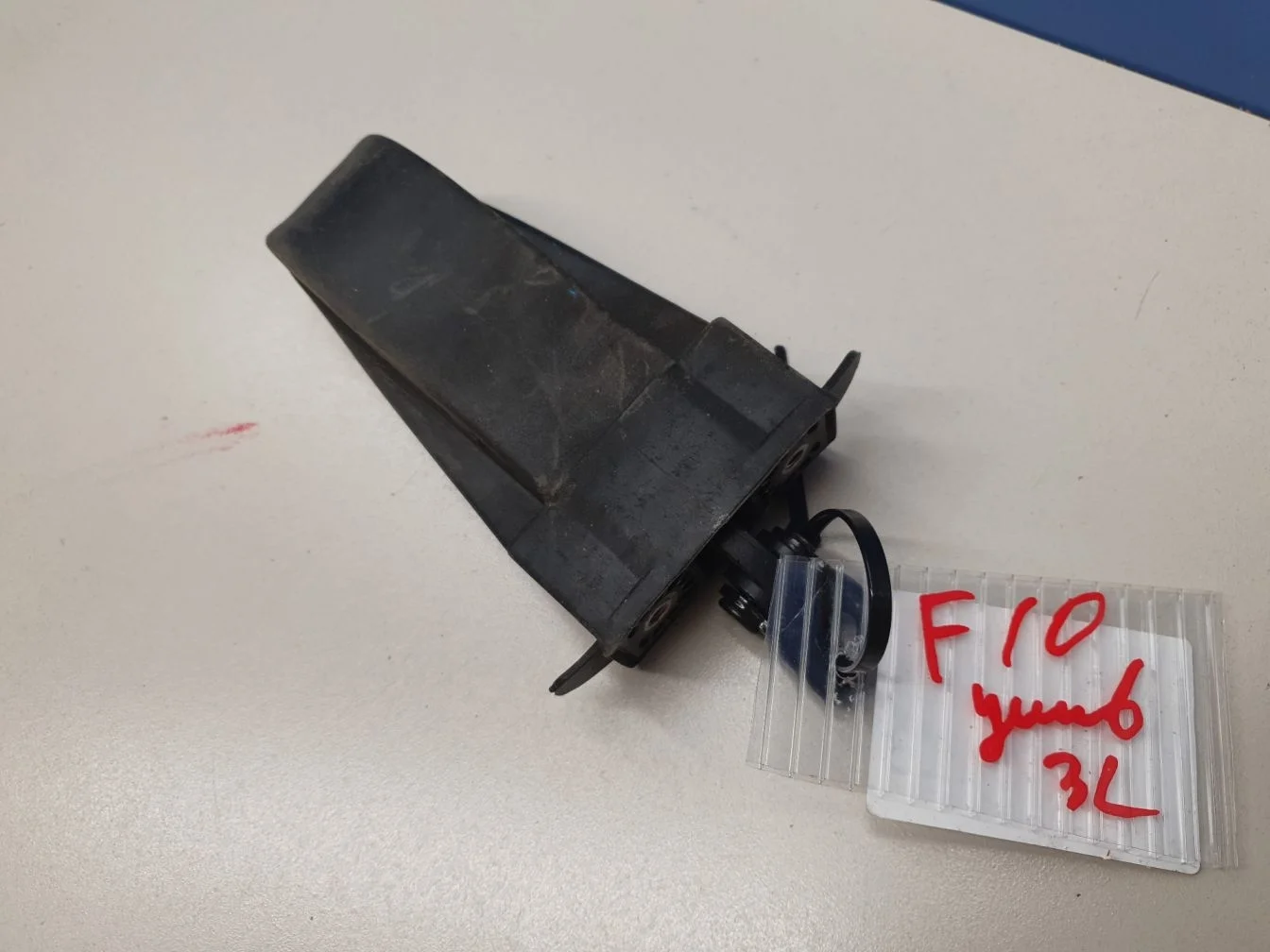 Ограничитель двери задней левой для BMW 5 F10 2009-2017