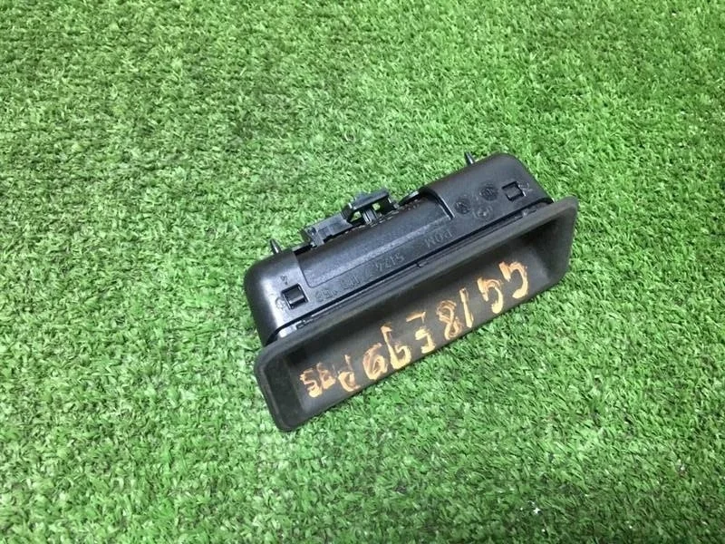 Кнопка открытия багажника BMW 328i 2010 E90