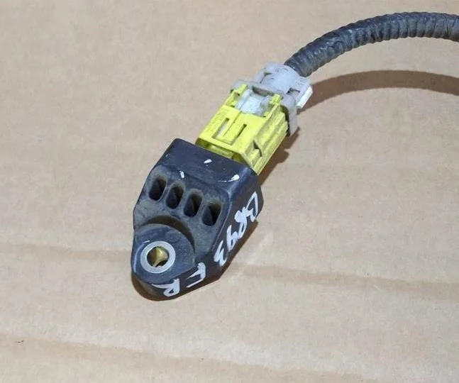 Б.у. датчик удара SUBARU LEGACY/ OUTBACK B14 SUBARU LEGACY/ OUTBACK B14