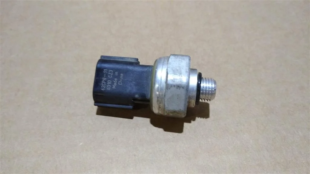 Б.у. датчик давления кондиционера NISSAN X-TRAIL T31 NISSAN X-TRAIL T31