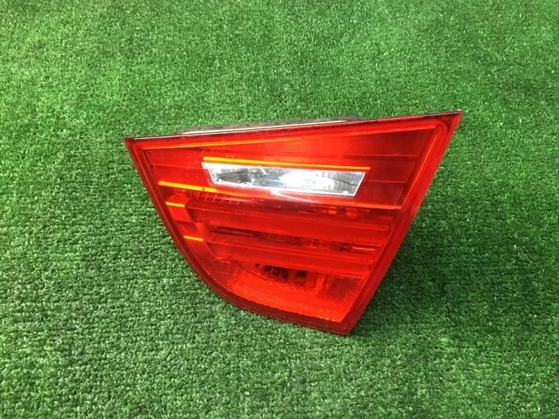 Фонарь в крышку багажника BMW E90