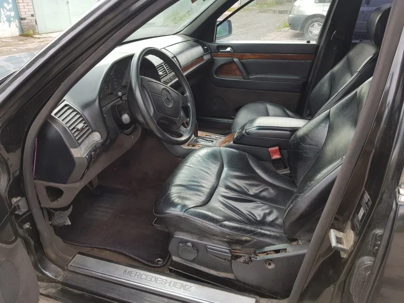 Продажа Mercedes-Benz S class 4.2 (285Hp) (119.971) RWD AT по запчастям