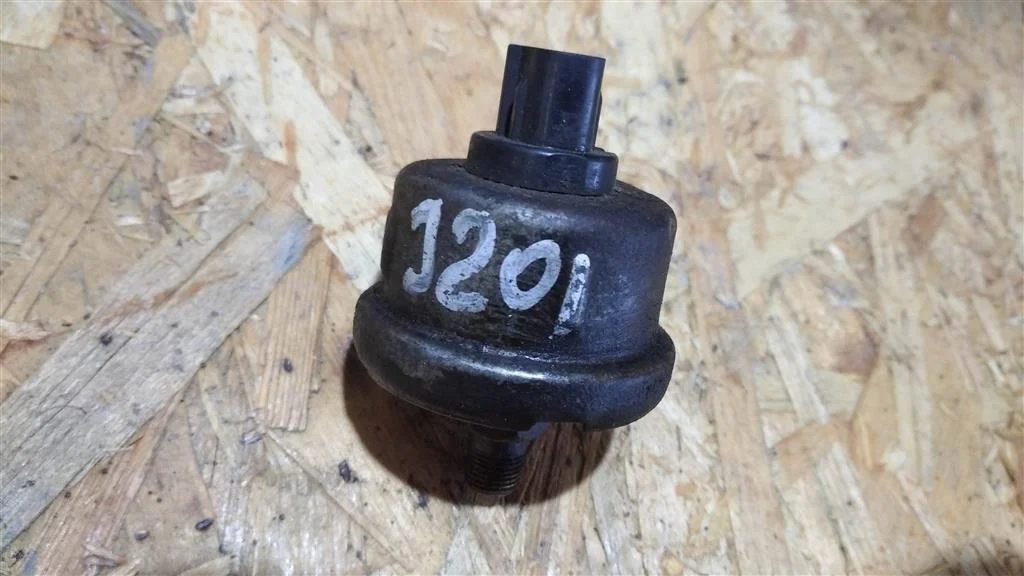 Б.у. датчик давления масла TOYOTA LAND CRUISER J200 TOYOTA LAND CRUISER J200