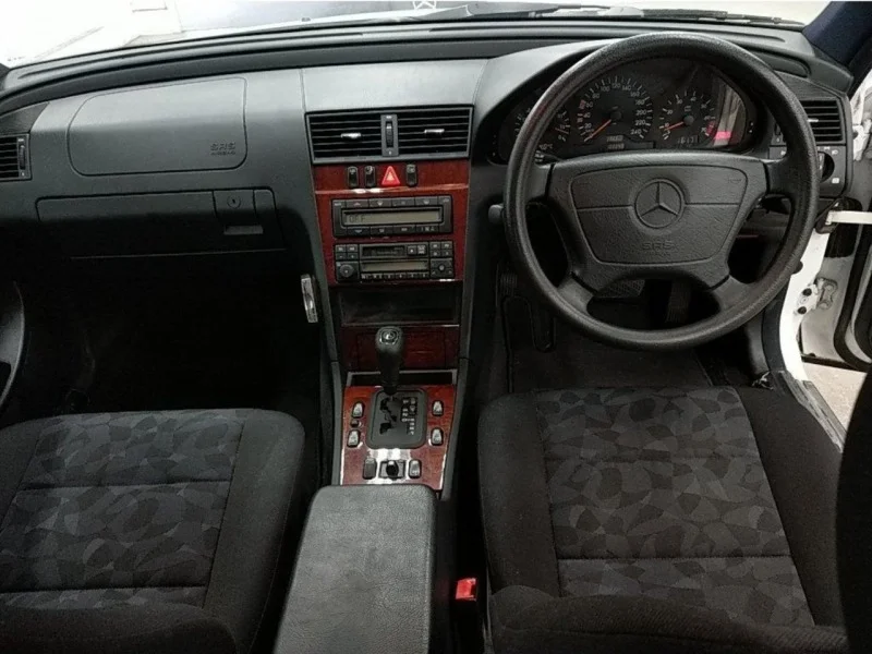 Продажа Mercedes-Benz C class 2.2 (150Hp) (111.961) RWD AT по запчастям