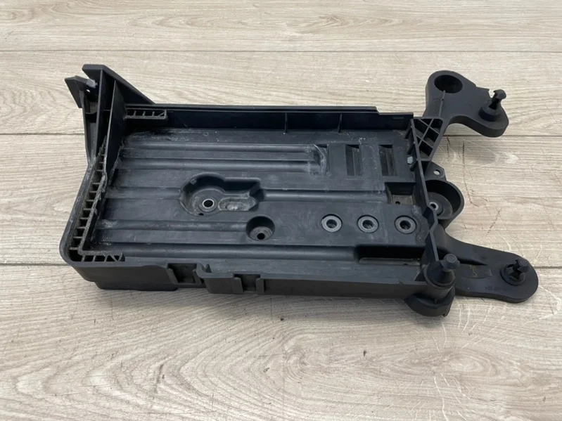 Площадка под акб VW Passat B8 2016 3G