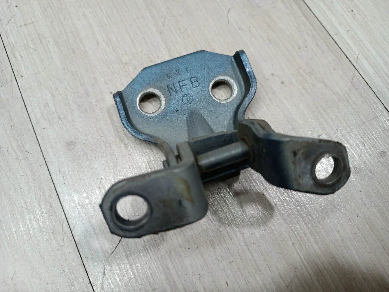 Петля двери передняя для Subaru Forester S12 2008-2012