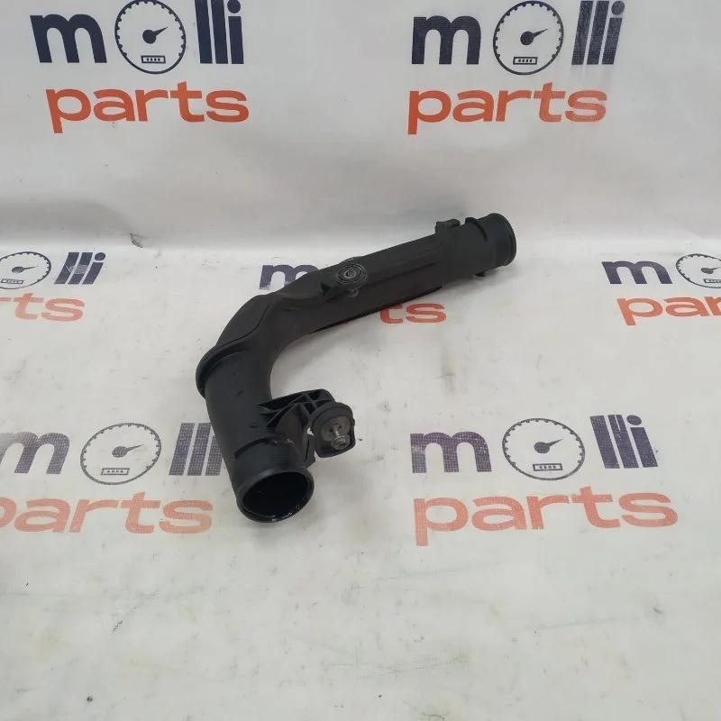 Патрубок интеркулера Audi Q3 2014 8U