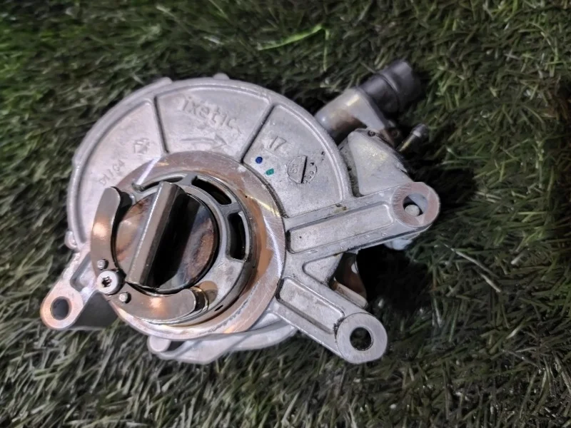 Вакуумный насос BMW 550iX 2015 F10