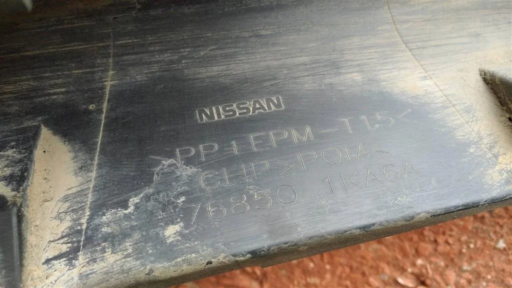 Б.у. порог пластиковый NISSAN JUKE F15E NISSAN JUKE F15E