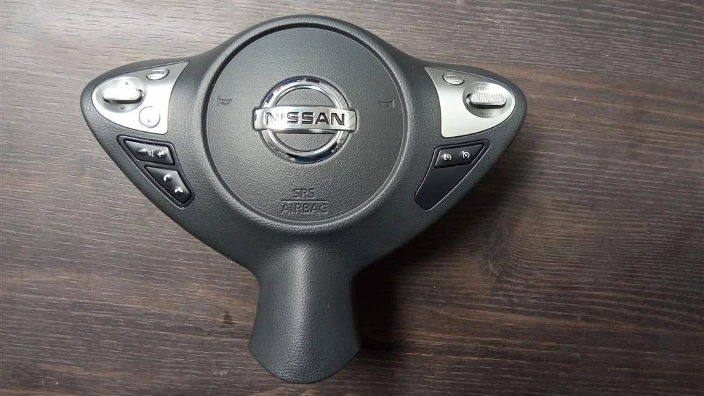 Б.у. подушка безопасности водителя NISSAN JUKE F15E NISSAN JUKE F15E