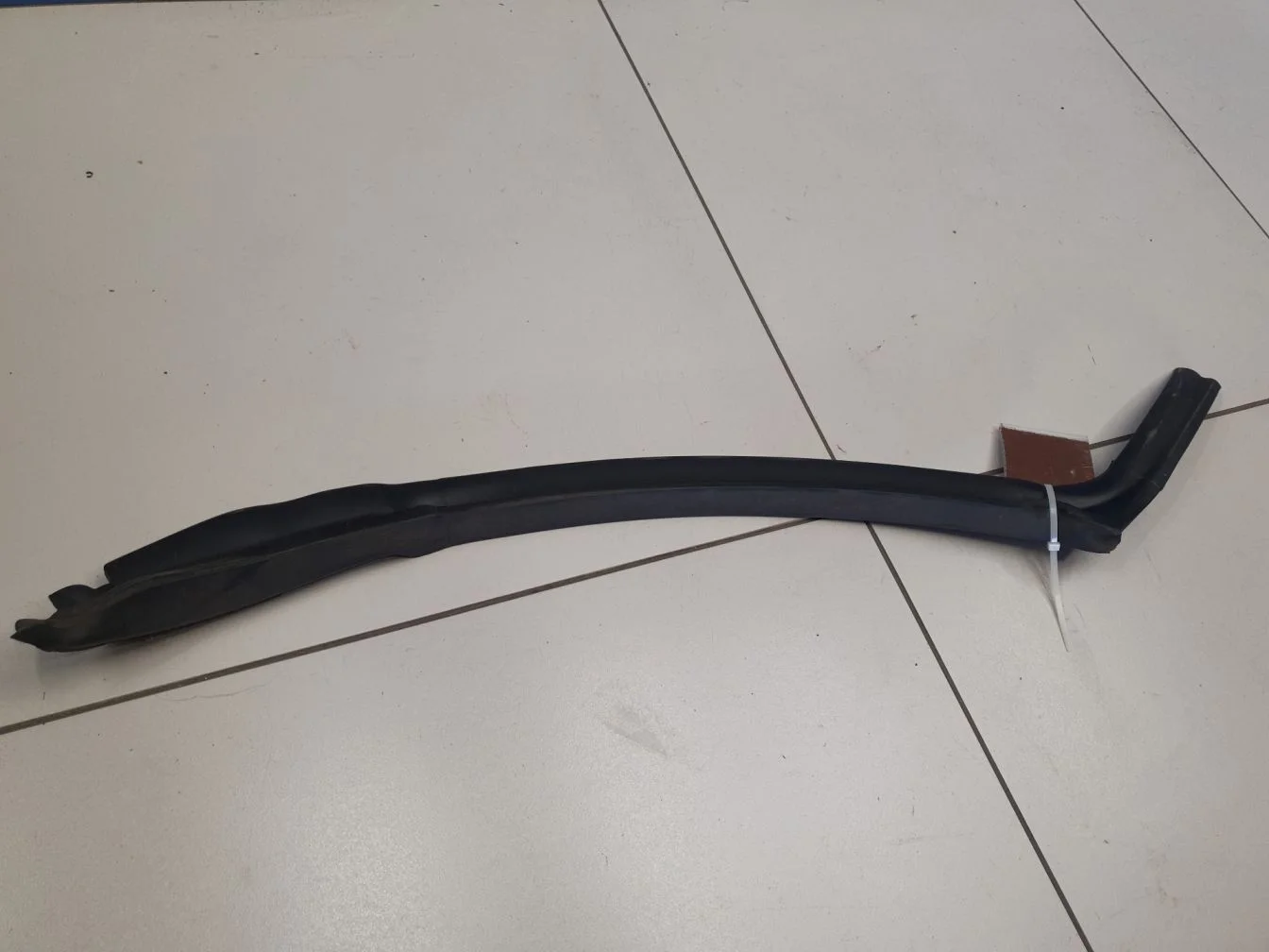 Уплотнитель двери задней правой для Land Rover Range Rover Sport 2013-