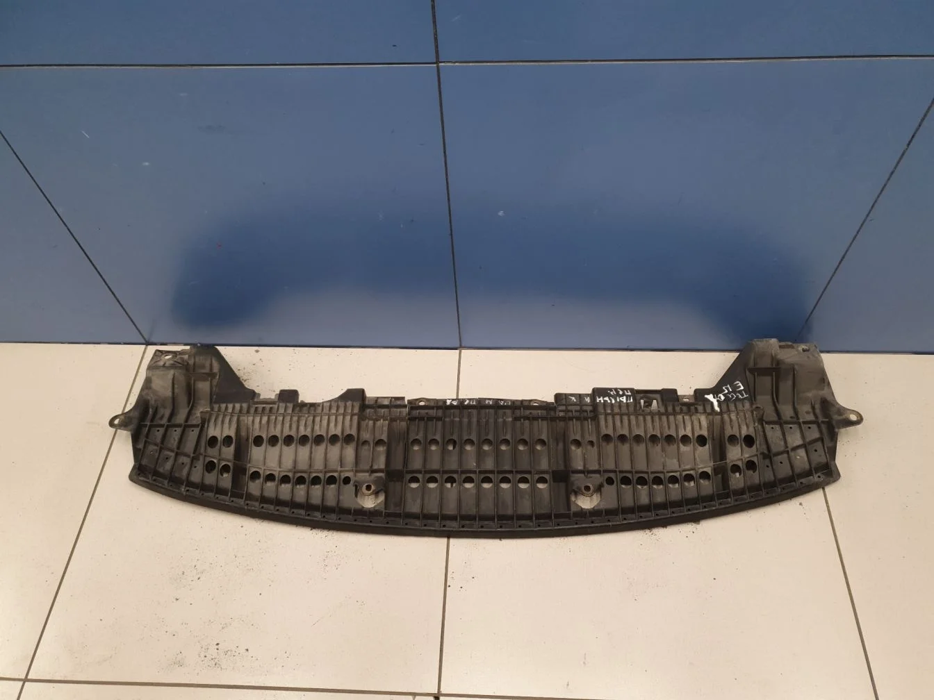 Пыльник переднего бампера для Toyota Corolla E15 2006-2013