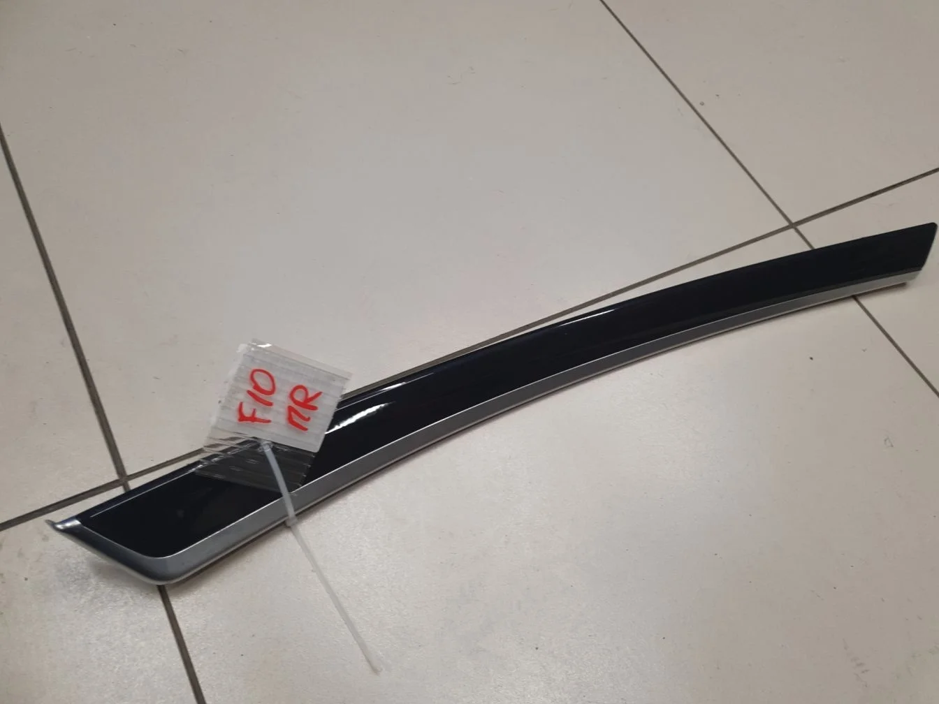 Молдинг обшивки двери передний правый для BMW 5 F10 2009-2017