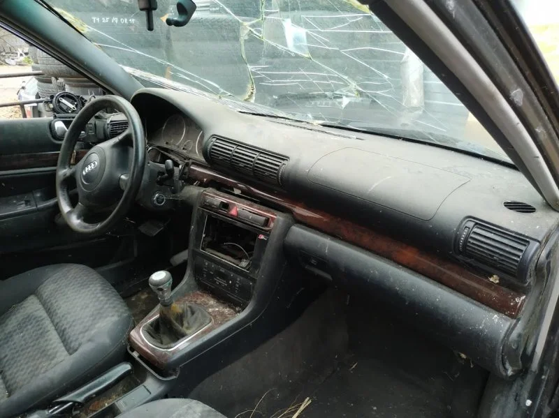 Продажа Audi A4 1.6 (101Hp) (ANA) FWD MT по запчастям