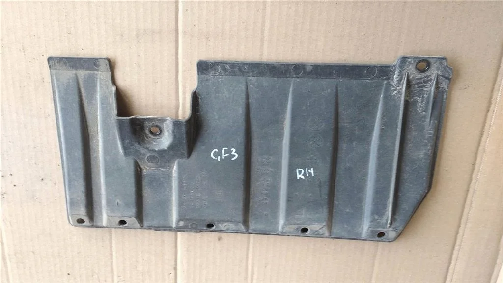 Б.у. защита топливного бака MITSUBISHI OUTLANDER GF3W MITSUBISHI OUTLANDER GF3W