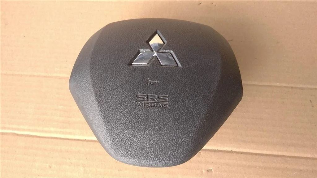 Б.у. подушка безопасности водителя MITSUBISHI OUTLANDER GF3W MITSUBISHI OUTLANDER GF3W