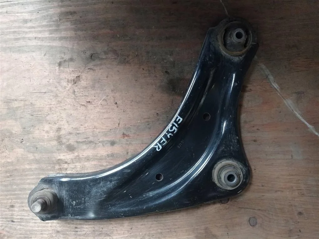 Б.у. рычаг NISSAN JUKE F15E NISSAN JUKE F15E