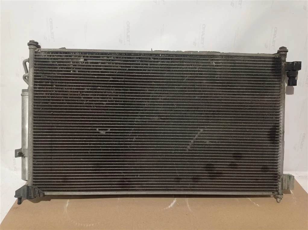 Б.у. радиатор кондиционера NISSAN JUKE F15E NISSAN JUKE F15E