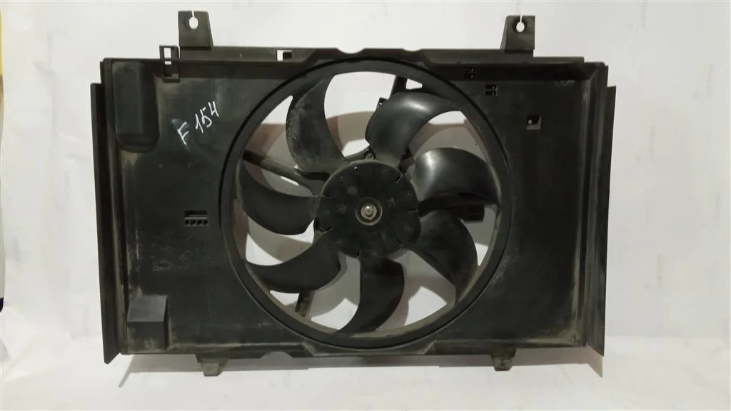 Б.у. диффузор радиатора NISSAN JUKE F15E NISSAN JUKE F15E