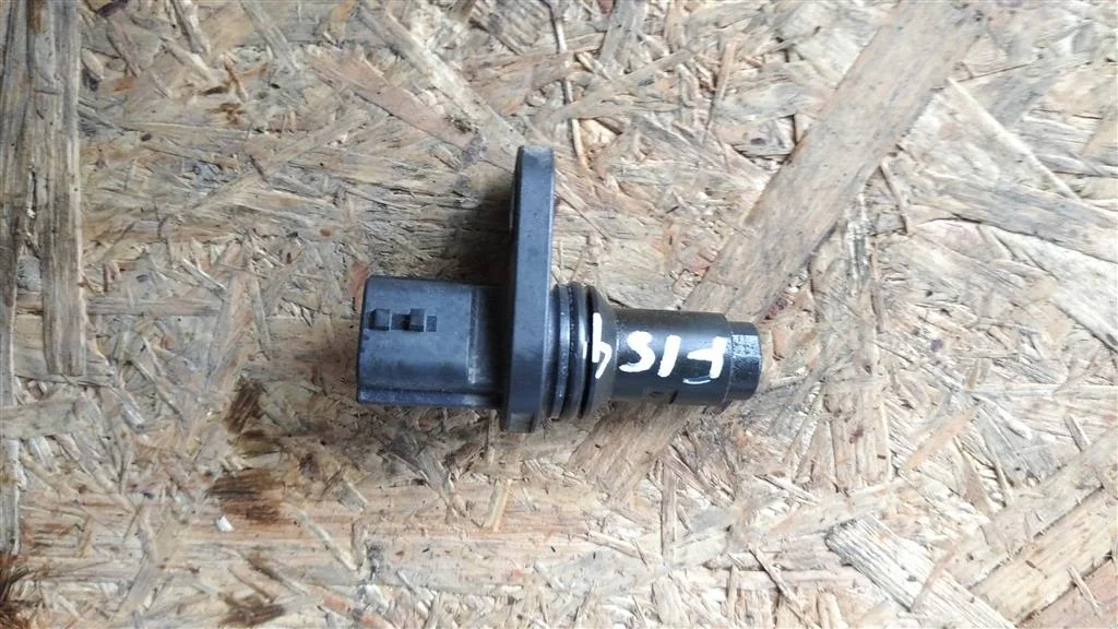Б.у. датчик коленвала NISSAN JUKE F15E NISSAN JUKE F15E