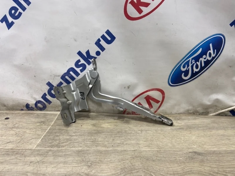 Петля капота KIA SORENTO 2011г XM