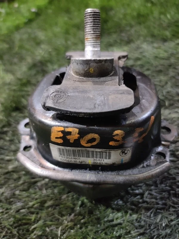 Подушка двигателя BMW X5 35d 2011 E70