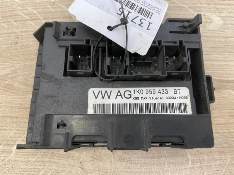 Центральный блок управления систем комфорта VW Tiguan 2008-2011 5N