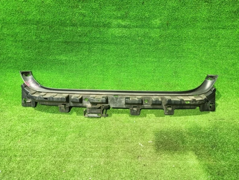 Направляющая бампера BMW E90