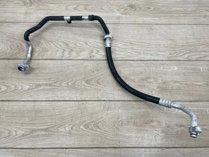 Трубка кондиционера VW Touareg 2 2010-2018 7P
