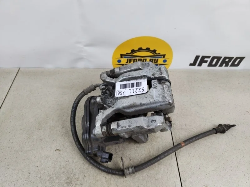 Суппорт тормозной Toyota RAV4 2021 AXAL52