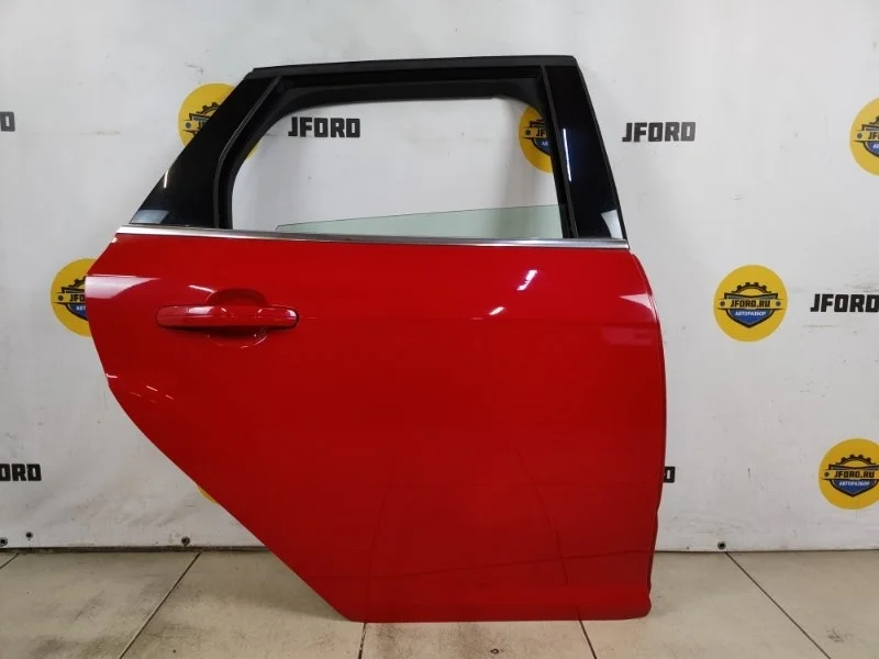Дверь Ford Focus 3 2013 CB8