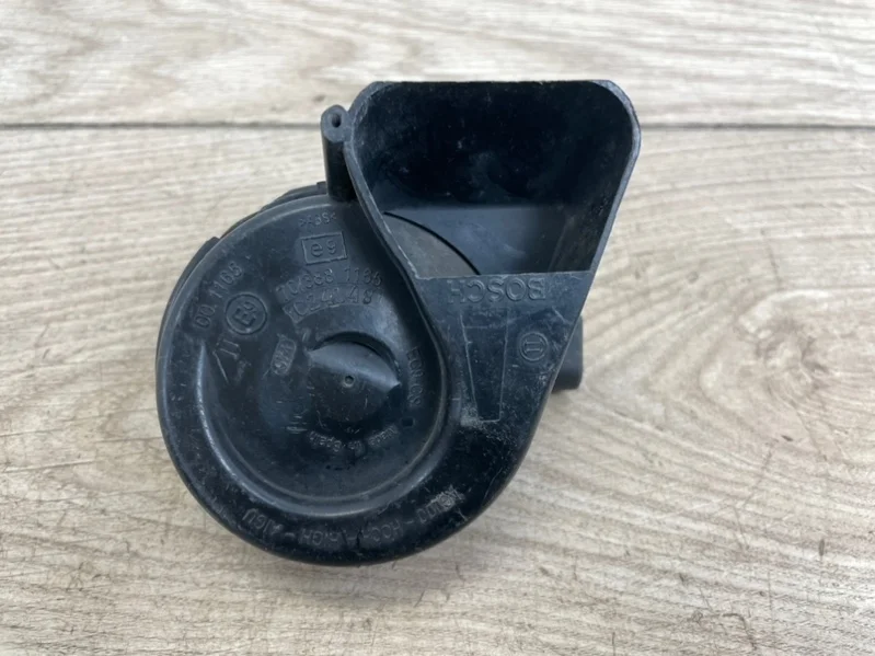 Сигнал звуковой Audi Q7 2007-2015 4L