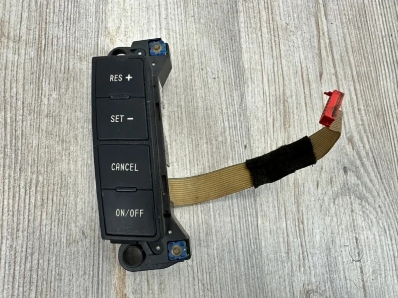 Кнопки руля VW Touareg 2003-2010 7L