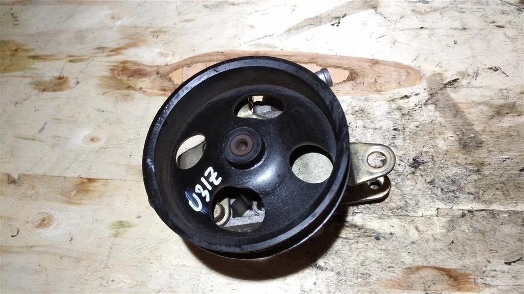 Б.у. насос гидроусилителя NISSAN PRESAGE U31 NISSAN PRESAGE U31